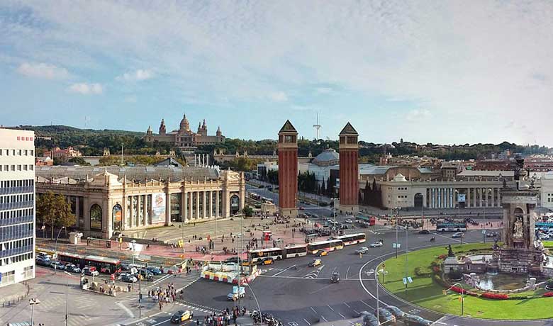 Los 5 lugares imprescindibles que debes visitar en Barcelona en coche