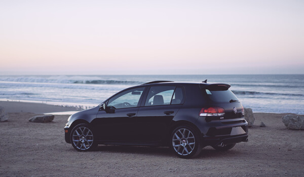 coche-volkswagen-en-playa