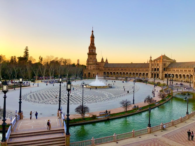 Lo mejor que ver en Sevilla viajando en coche